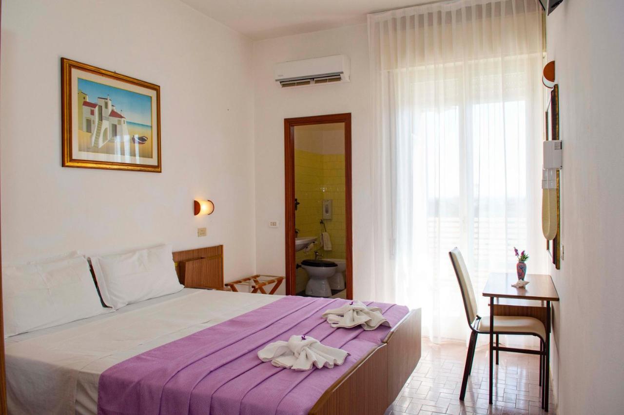 Hotel Sara*** Cesenatico Eksteriør bilde