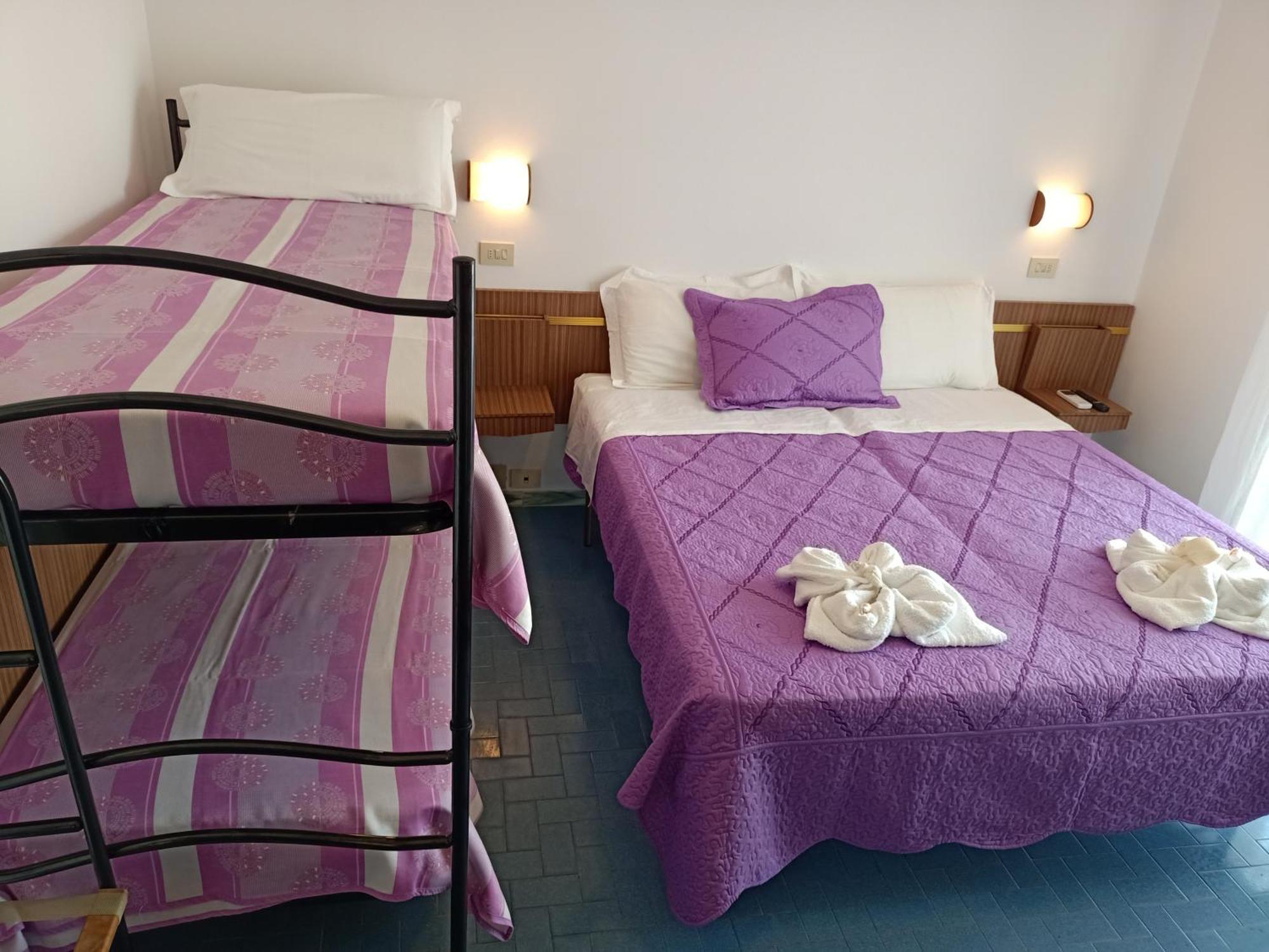 Hotel Sara*** Cesenatico Eksteriør bilde
