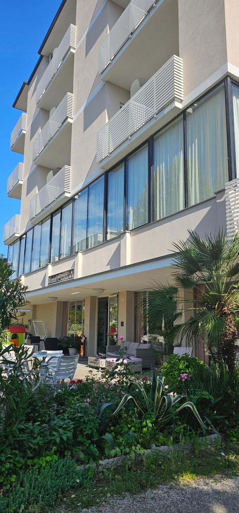 Hotel Sara*** Cesenatico Eksteriør bilde