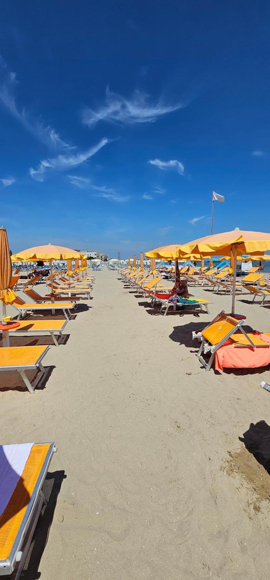 Hotel Sara*** Cesenatico Eksteriør bilde