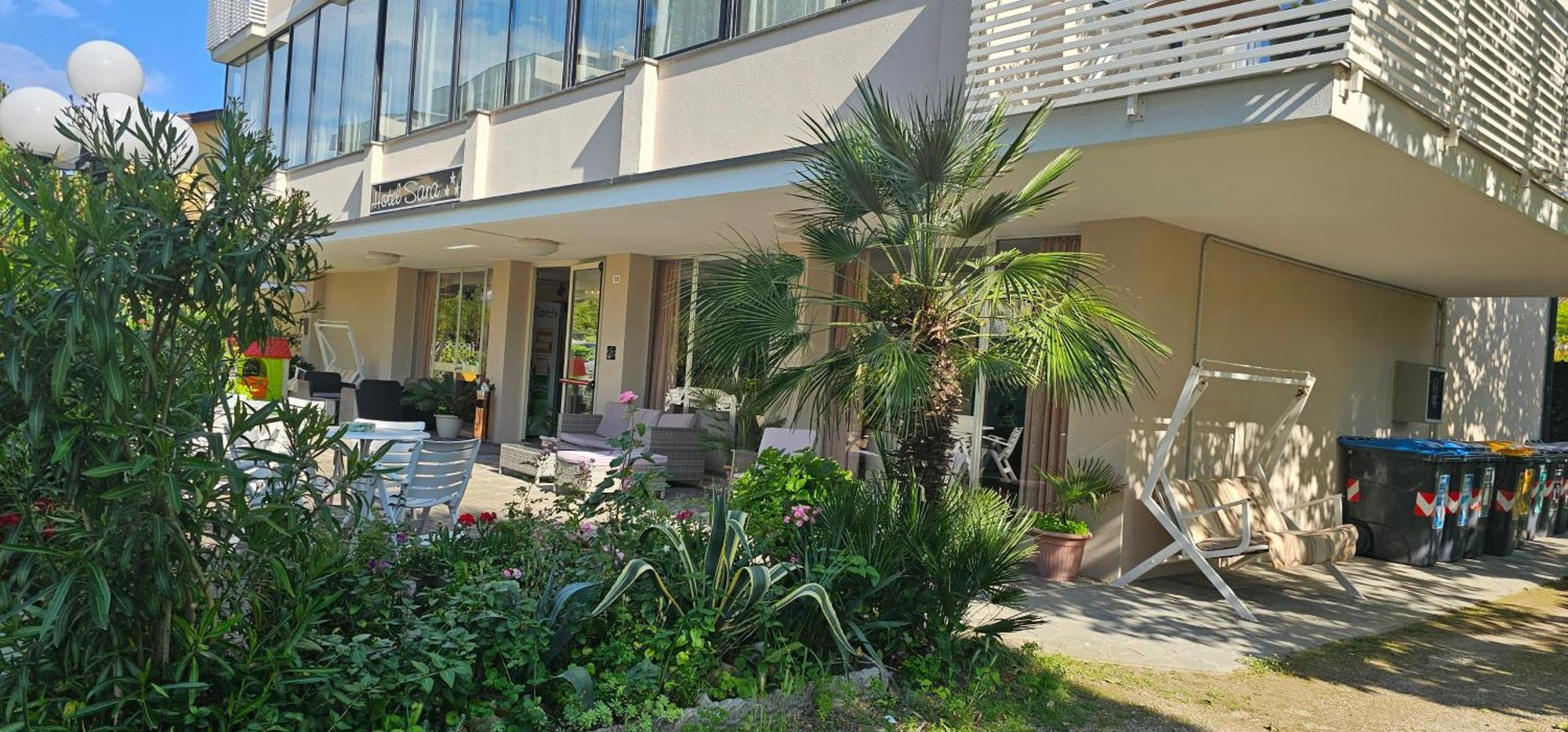Hotel Sara*** Cesenatico Eksteriør bilde