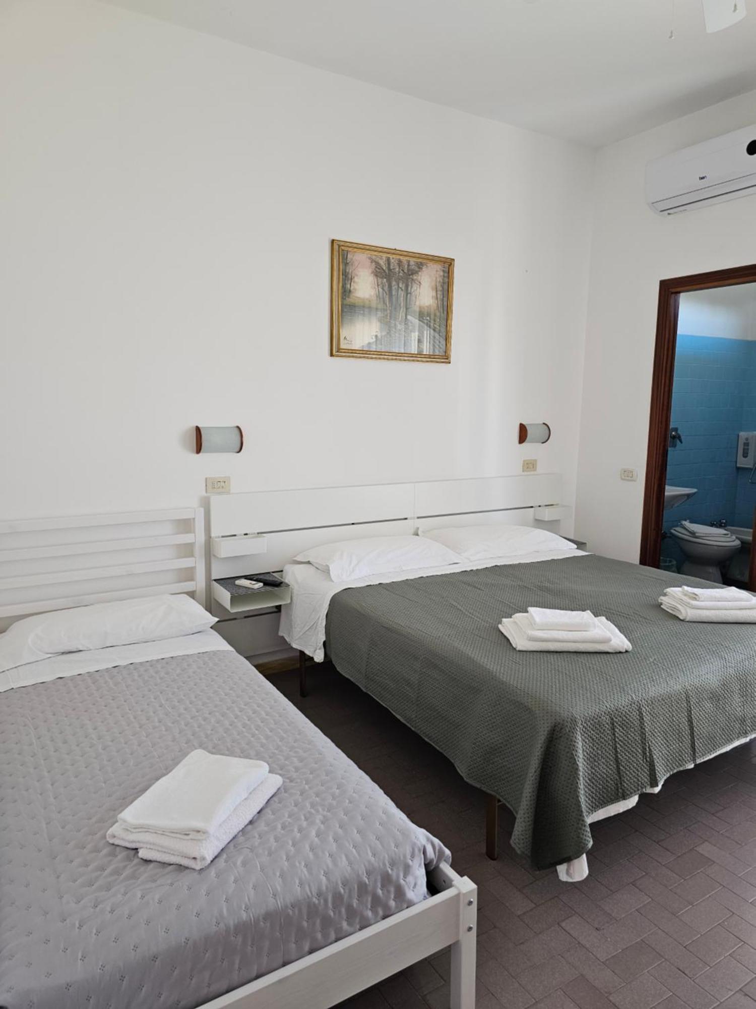 Hotel Sara*** Cesenatico Eksteriør bilde