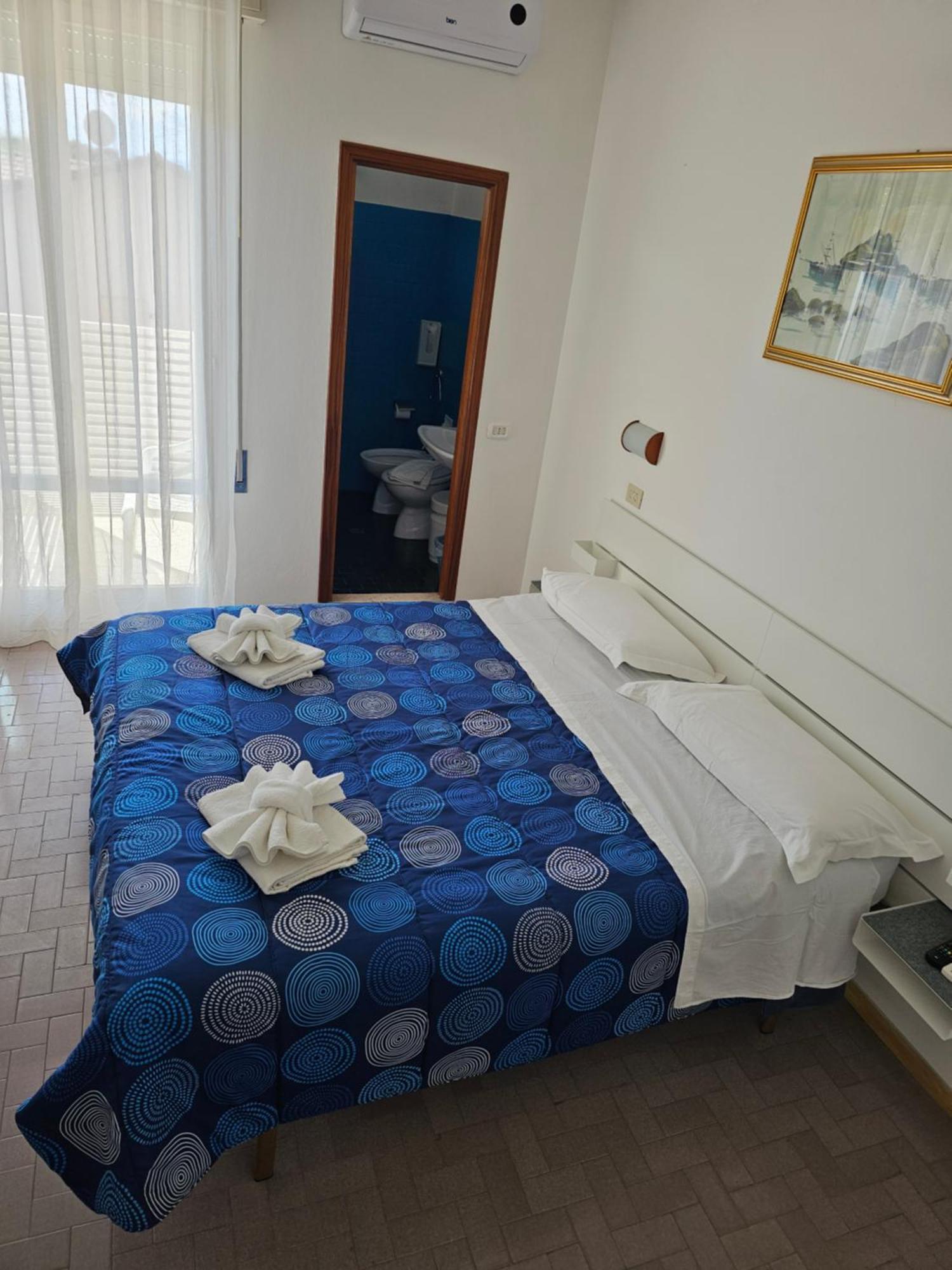 Hotel Sara*** Cesenatico Eksteriør bilde