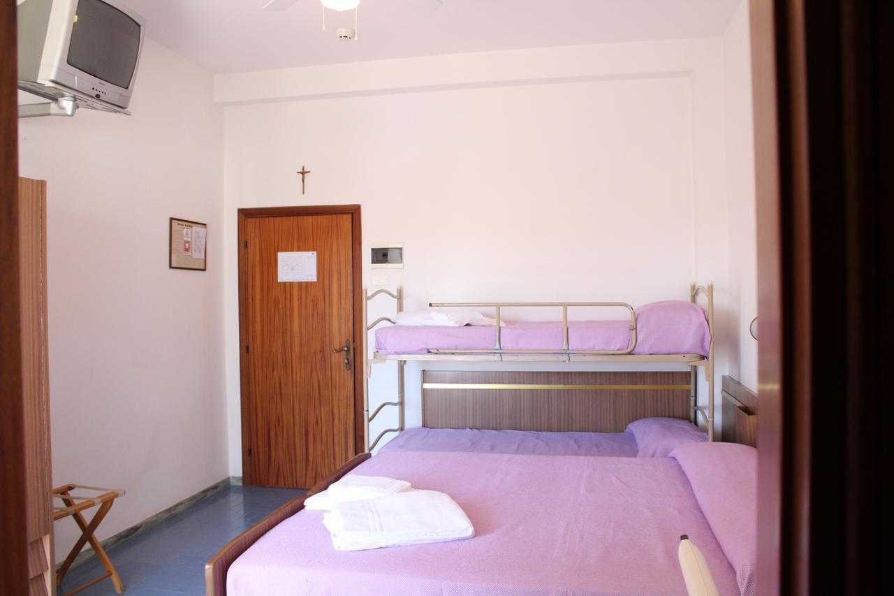 Hotel Sara*** Cesenatico Eksteriør bilde