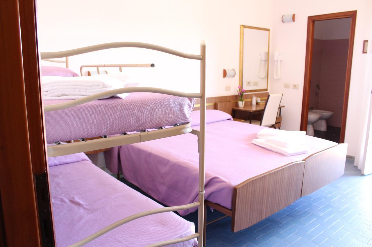 Hotel Sara*** Cesenatico Eksteriør bilde