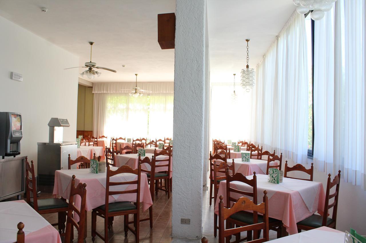 Hotel Sara*** Cesenatico Eksteriør bilde